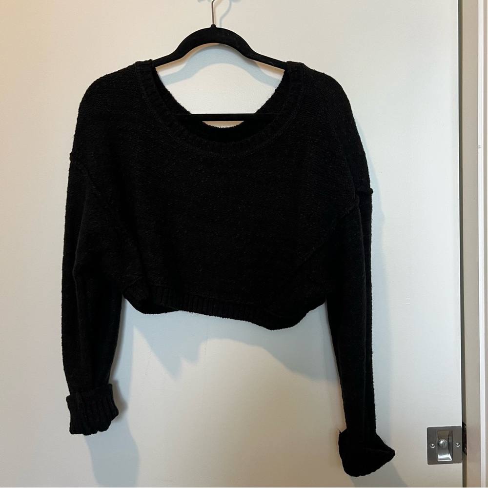 American Eagle Outfitters Black Cropped Sweater